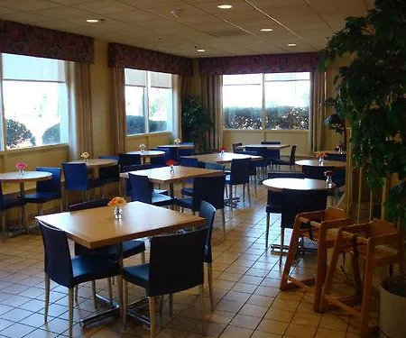 Clt Airport Inn & Suites 